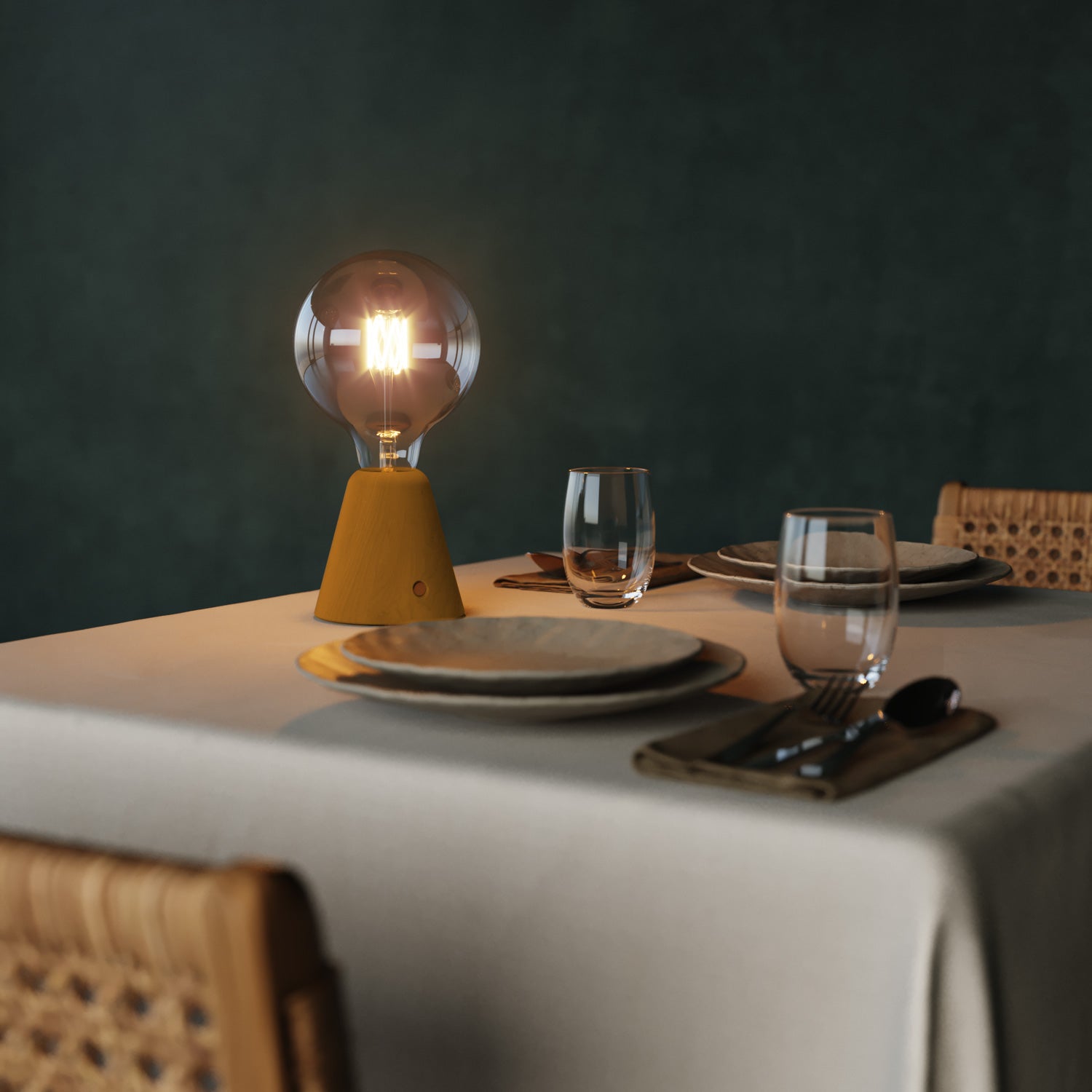 Lampada portatile ricaricabile Cabless01 con lampadina globo G125 - Zafferano