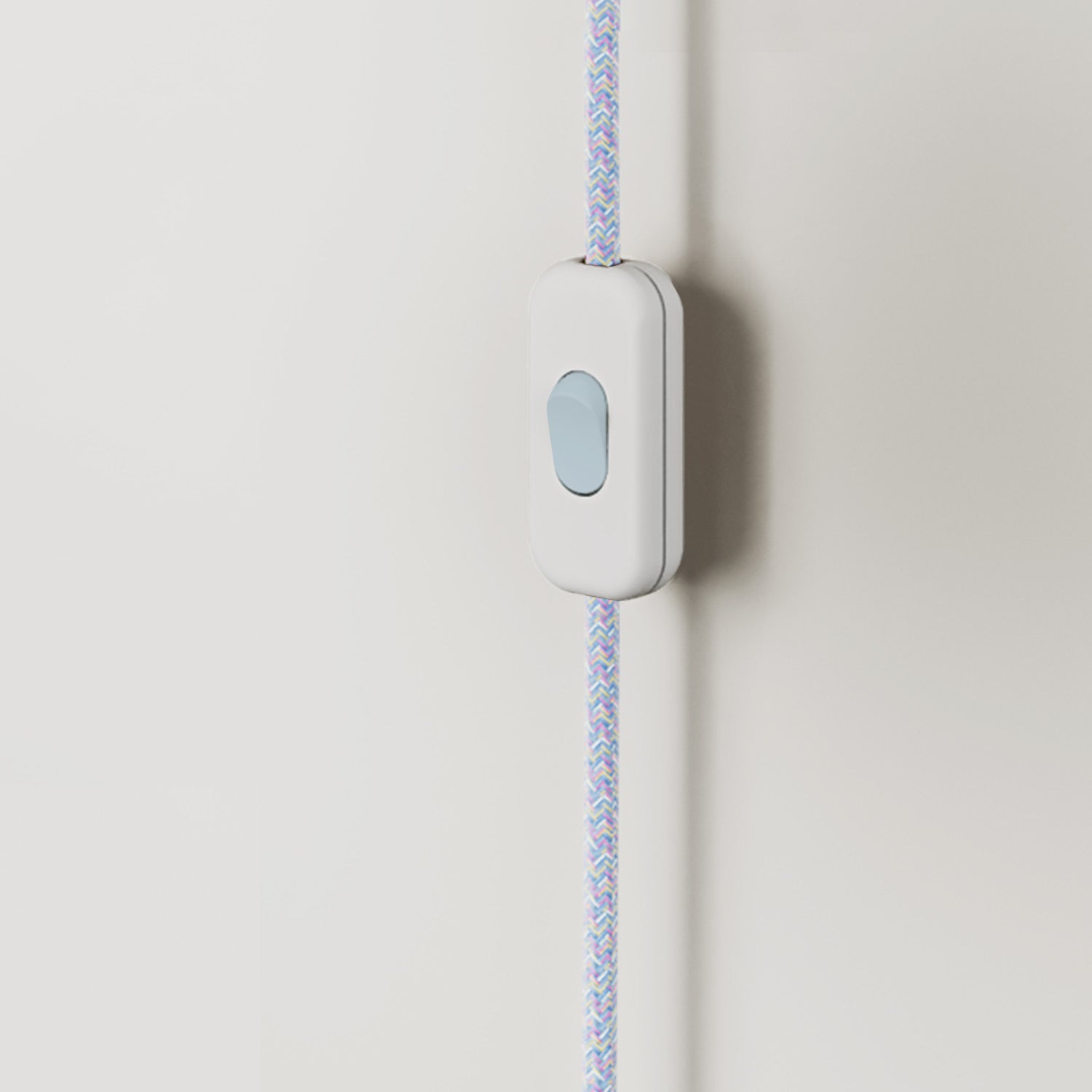 Applique da parete in metallo con spina a due poli - Blu carta da zucchero