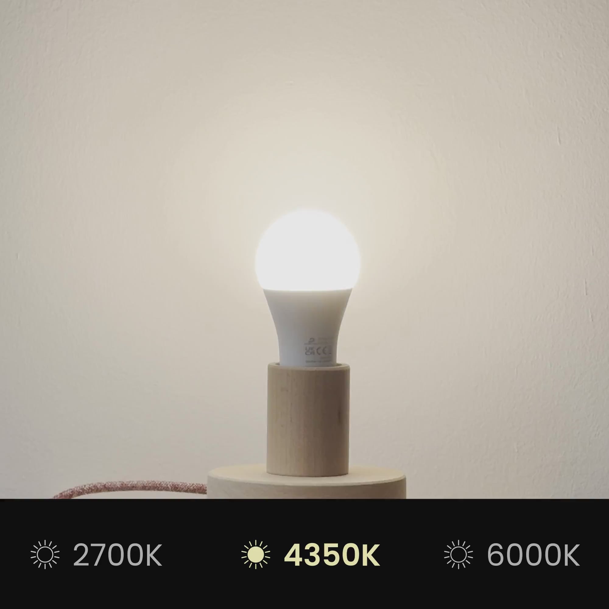 Carica video: Lampada a sospensione con paralume in tessuto Cilindro Medium - Made in Italy - Teletta Lilla