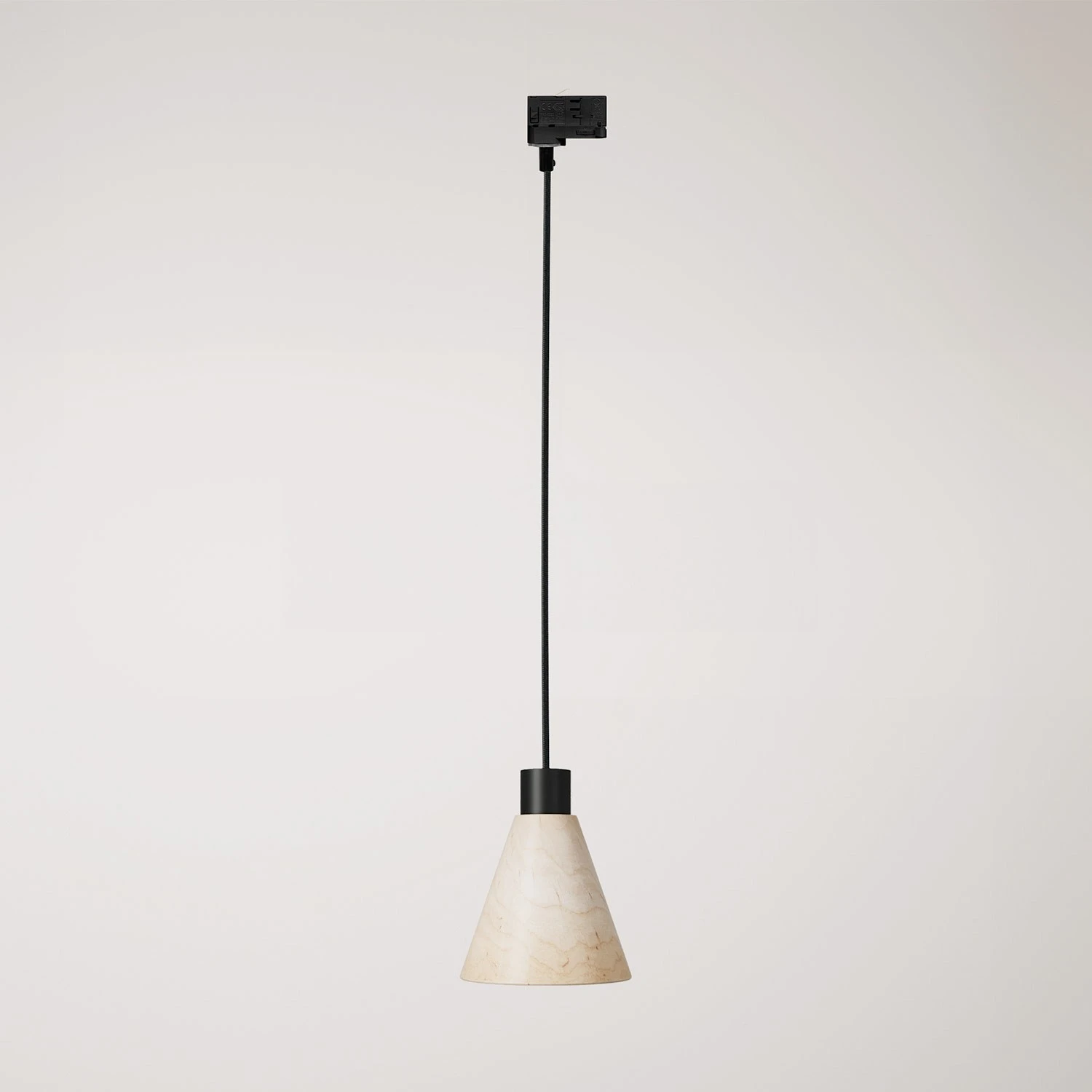 Lampada a sospensione per binari con paralume conico in legno