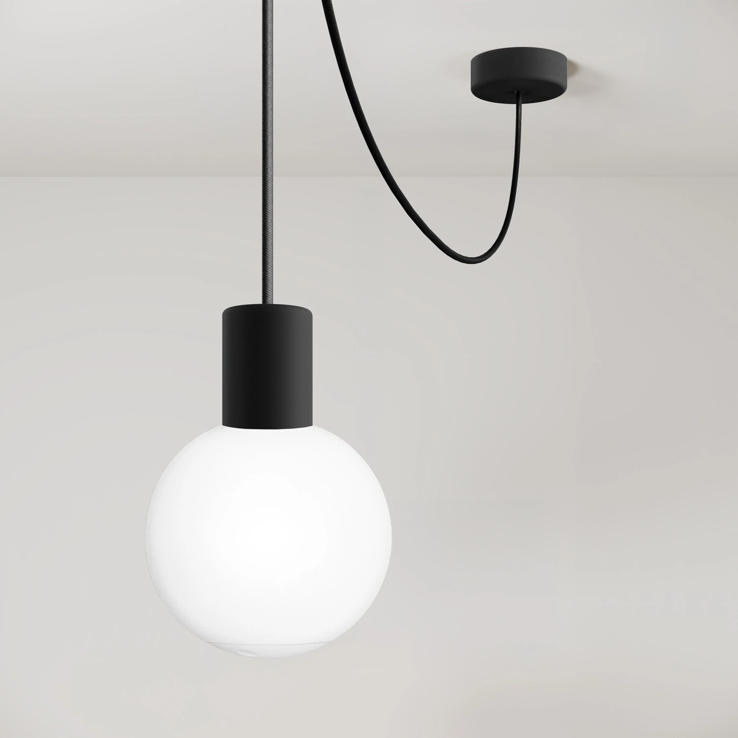 Lampada a sospensione da esterno EIVA IP65 con paralume infrangibile Unbreak-a-Ball