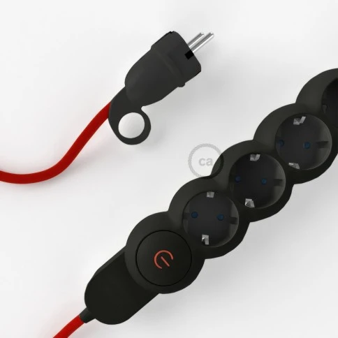 Multipresa con cavo in tessuto colorato effetto seta Rosso RM09 e spina schuko con anello confort