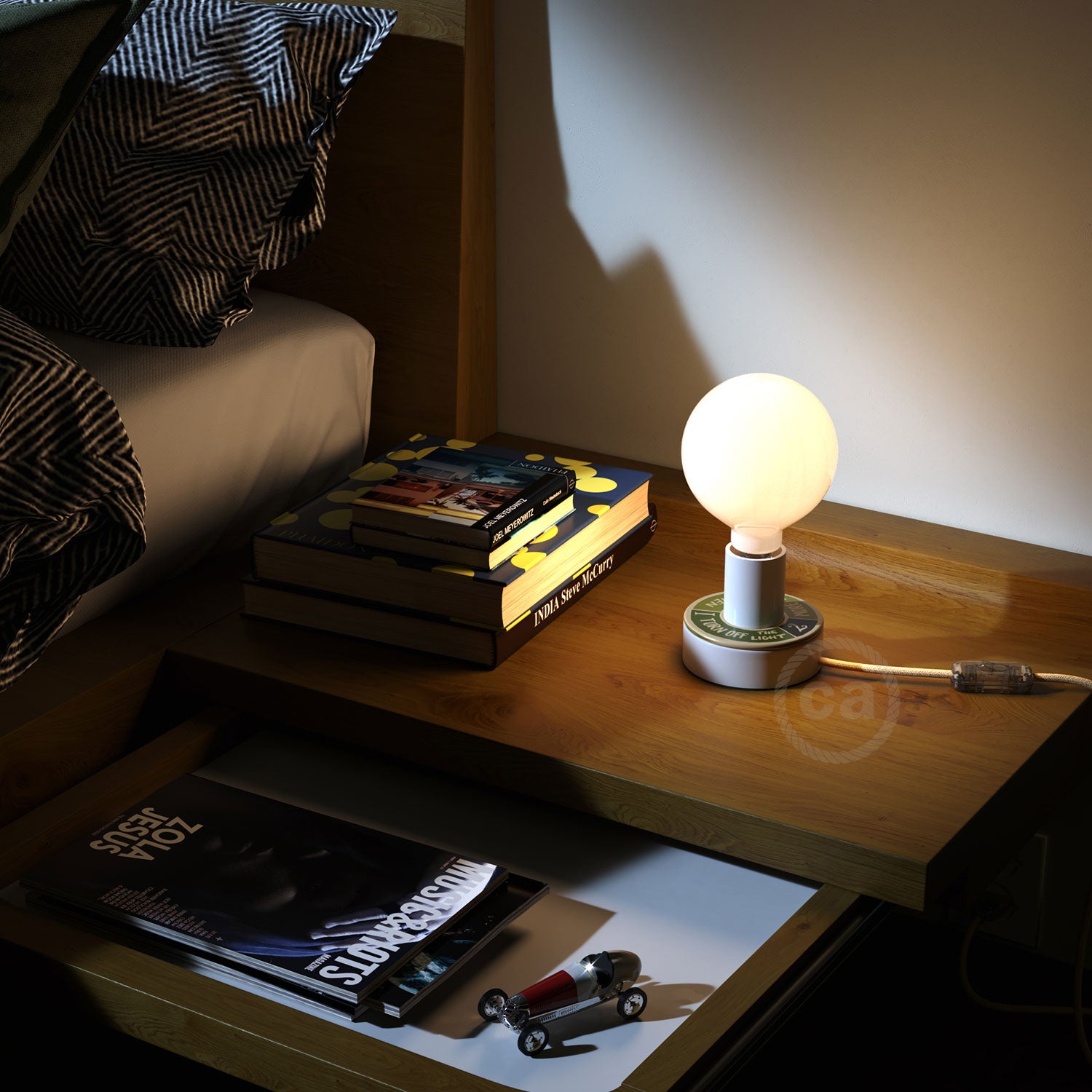 Posaluce MINI-UFO in legno double-face PALLE DA LETTURA - LOVE READING + 2 PAGES
