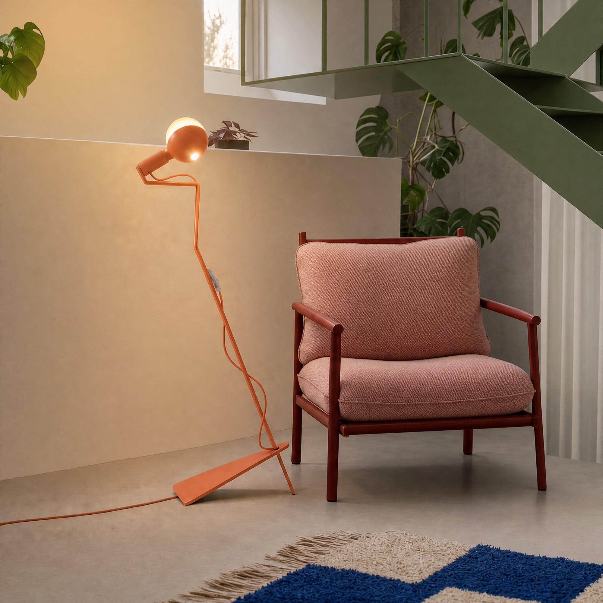 Lampada da terra inclinabile con lampadina LED G125 verniciata - Mario Talia - Arancione