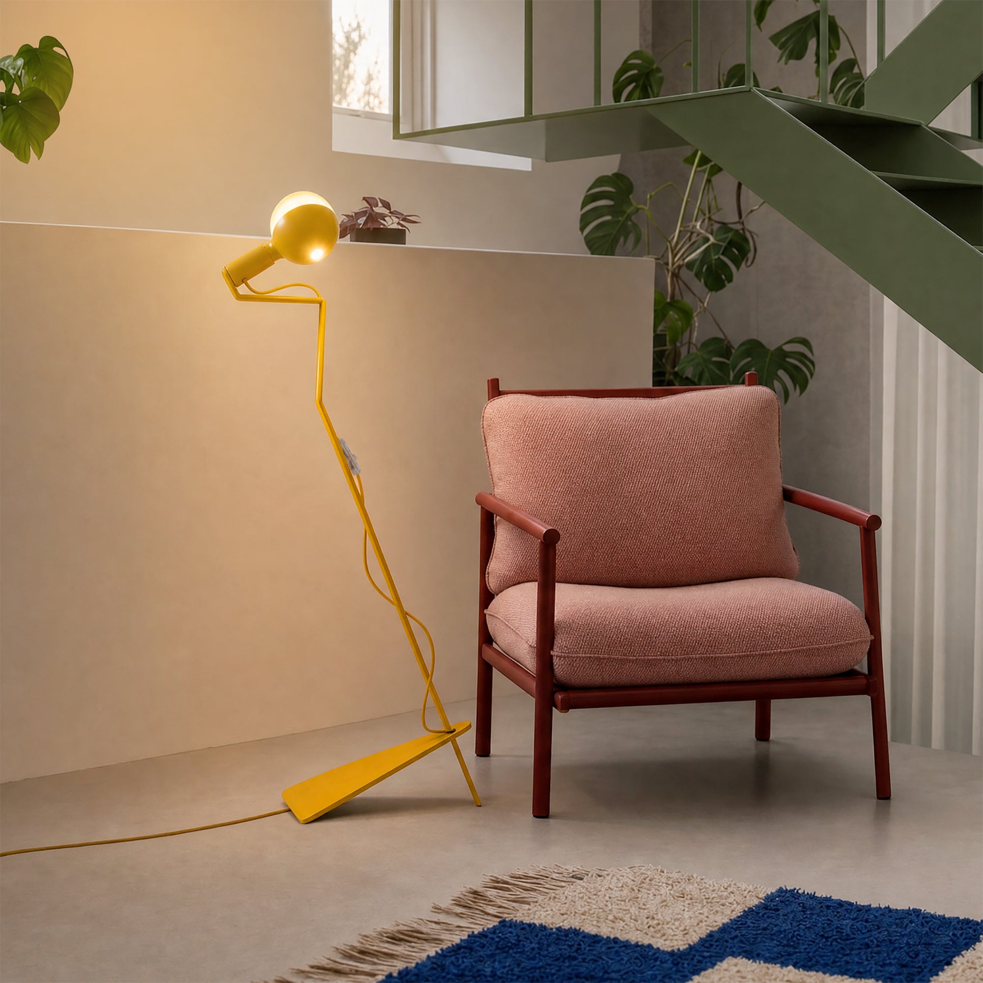 Lampada da terra inclinabile con lampadina LED G125 verniciata - Mario Talia - Giallo