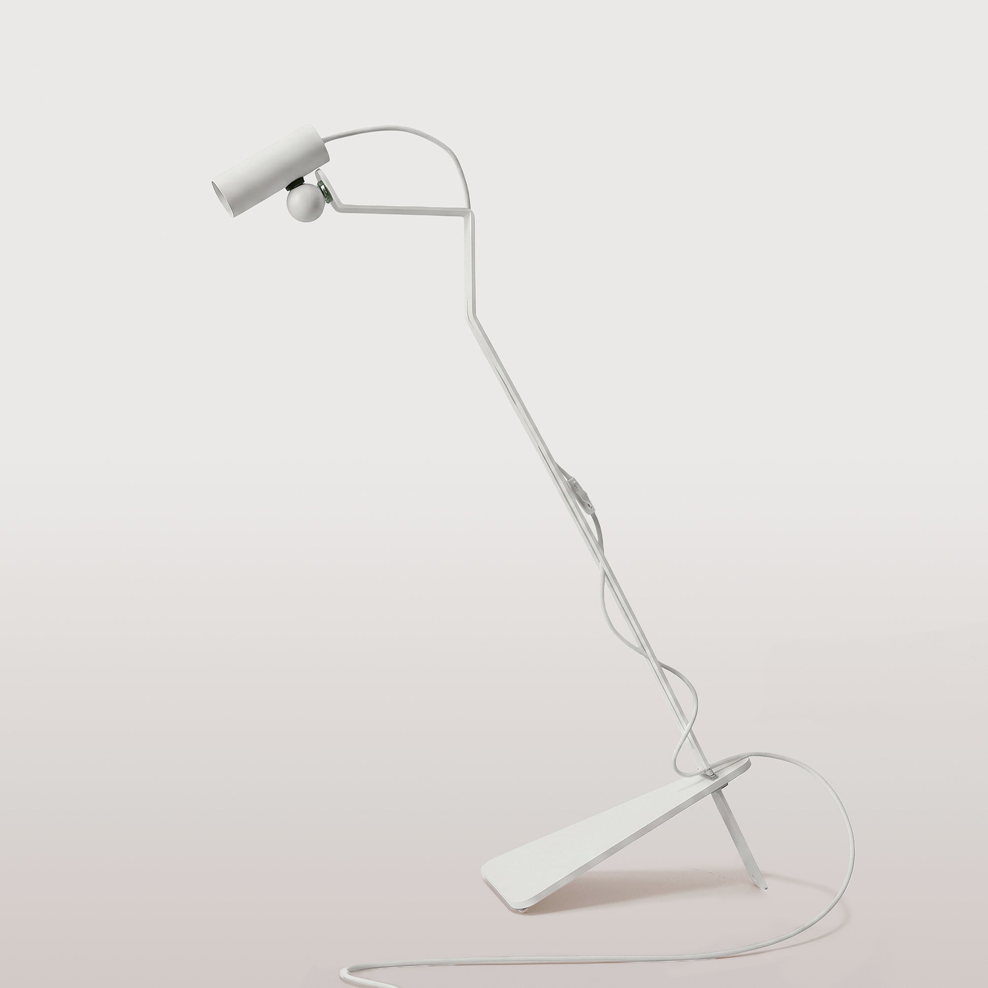Lampada da terra inclinabile con faretto magnetico orientabile - Mario Tubo - Bianco
