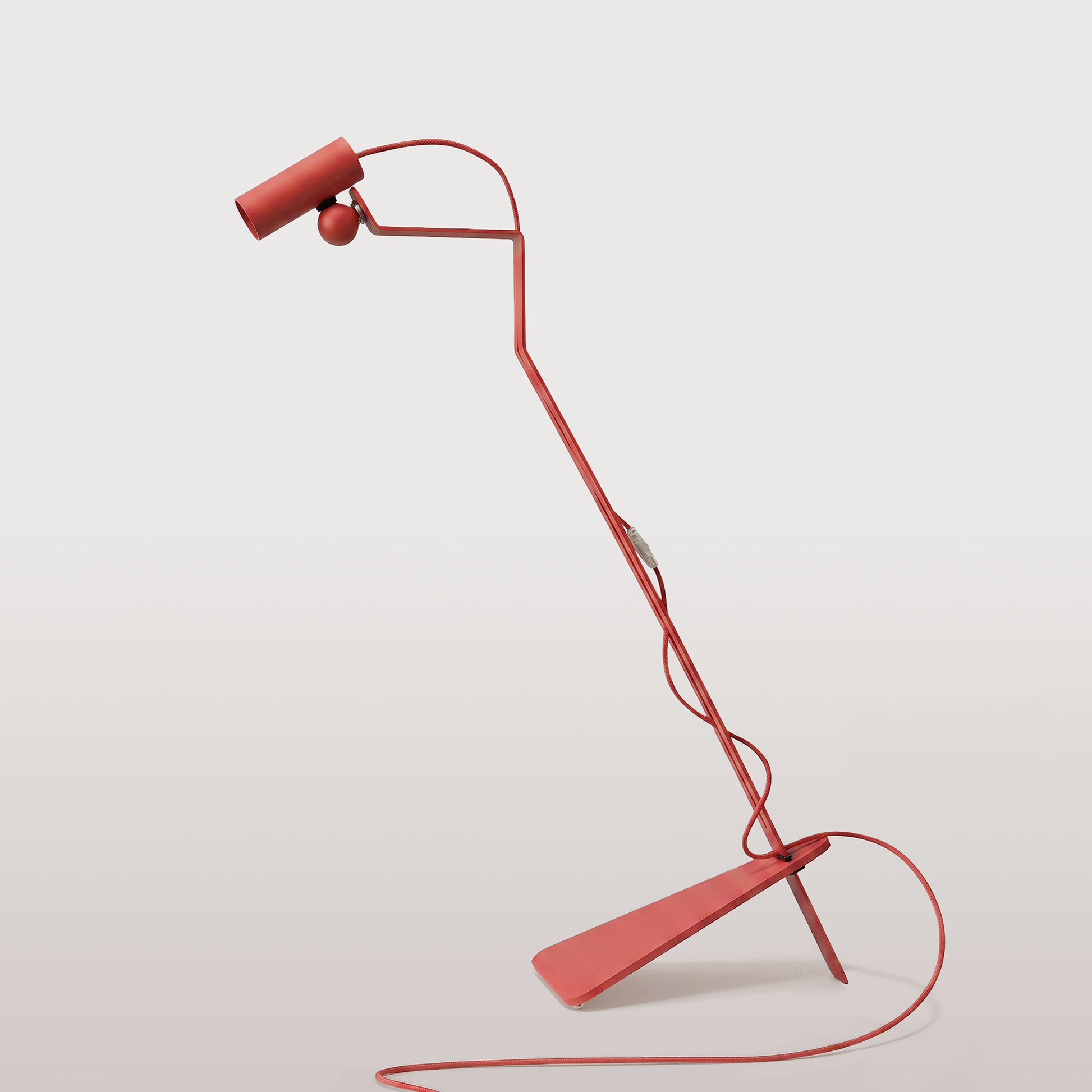 Lampada da terra inclinabile con faretto magnetico orientabile - Mario Tubo - Rosso