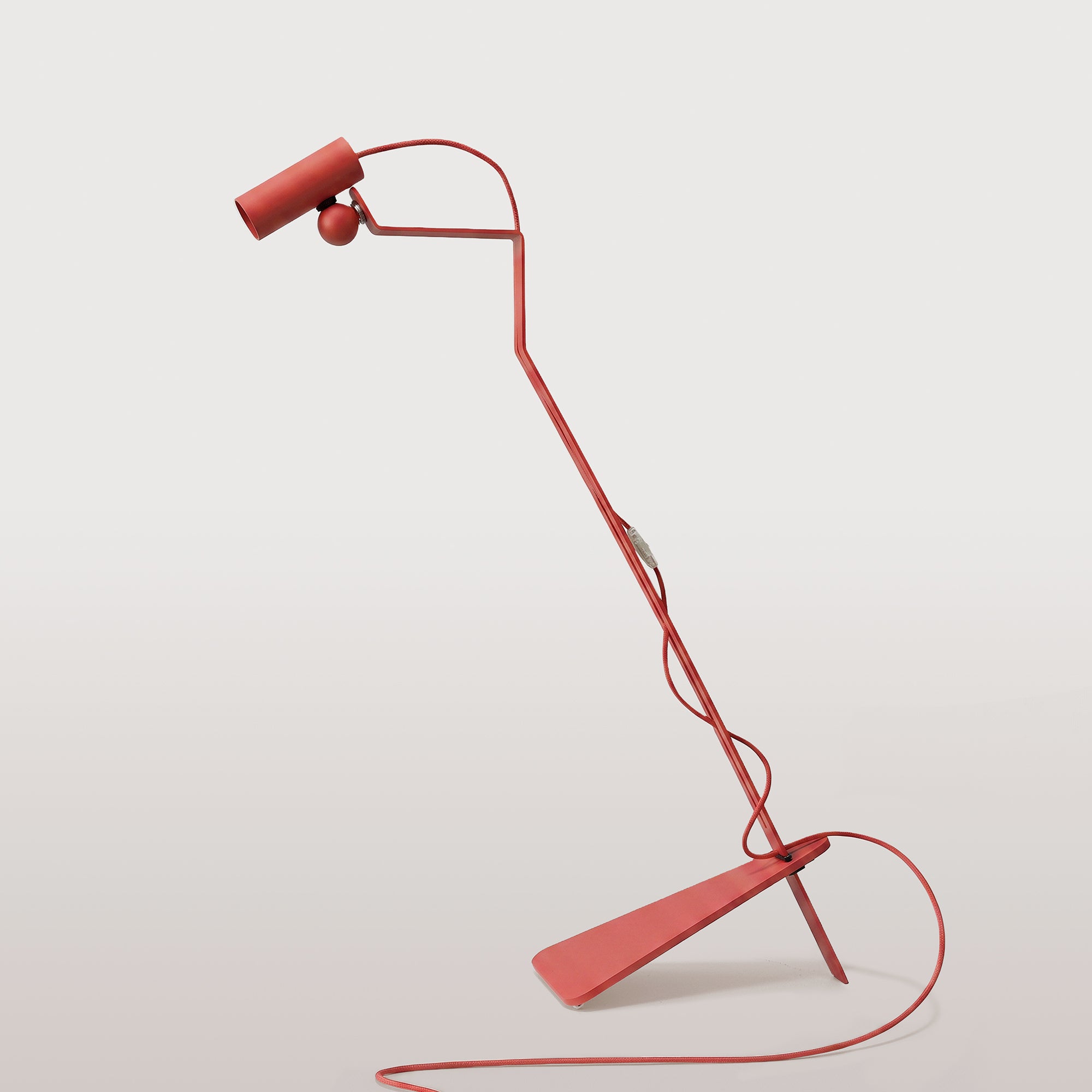 Lampada da terra inclinabile con faretto magnetico orientabile - Mario Tubo - Rosso