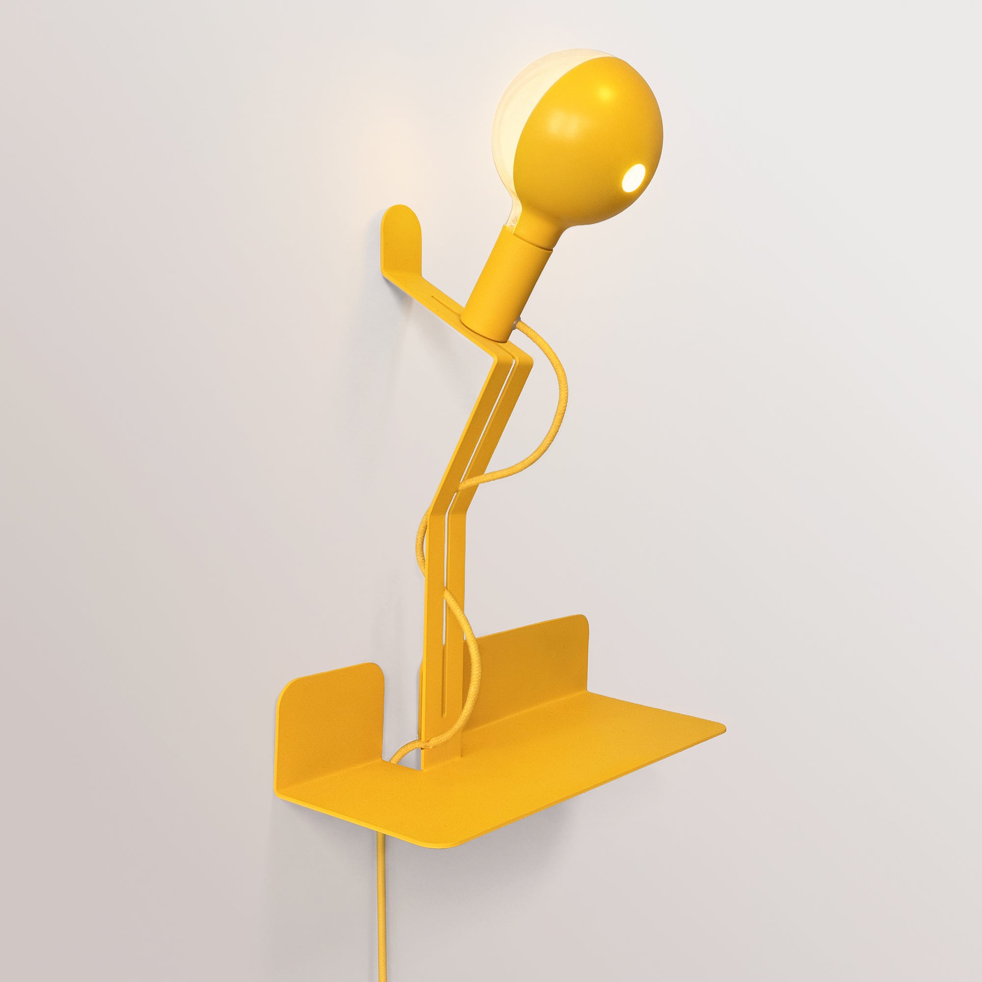 Lampada da parete con mensola e lampadina LED G125 verniciata - Murio Talia - Giallo