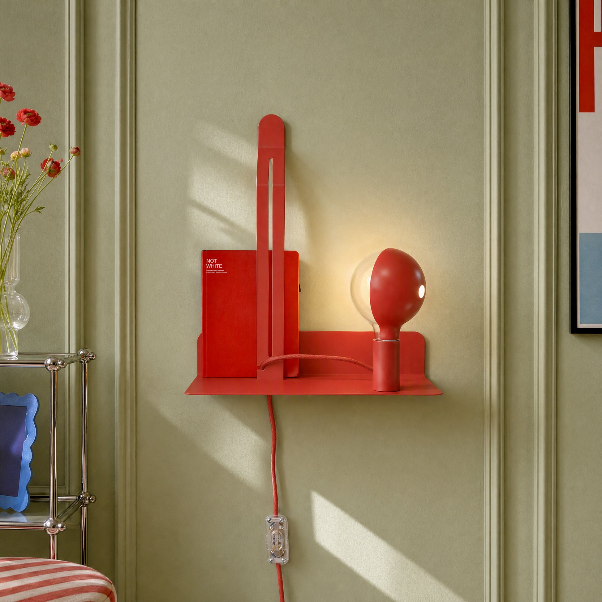 Lampada da parete con mensola e lampadina LED G125 verniciata - Murio Talia - Rosso