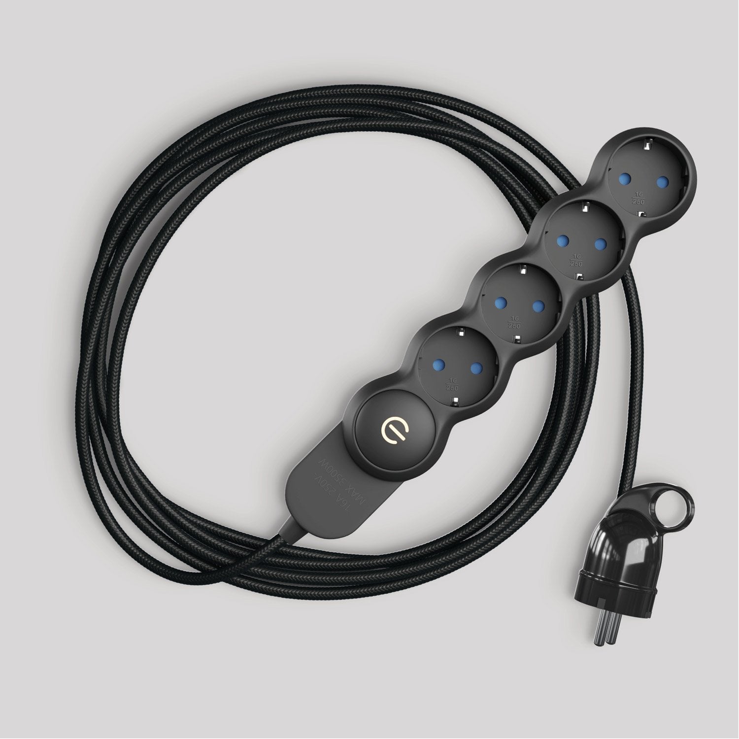 Multipresa tedesca con cavo in tessuto nero lucido e spina Schuko con anello comfort