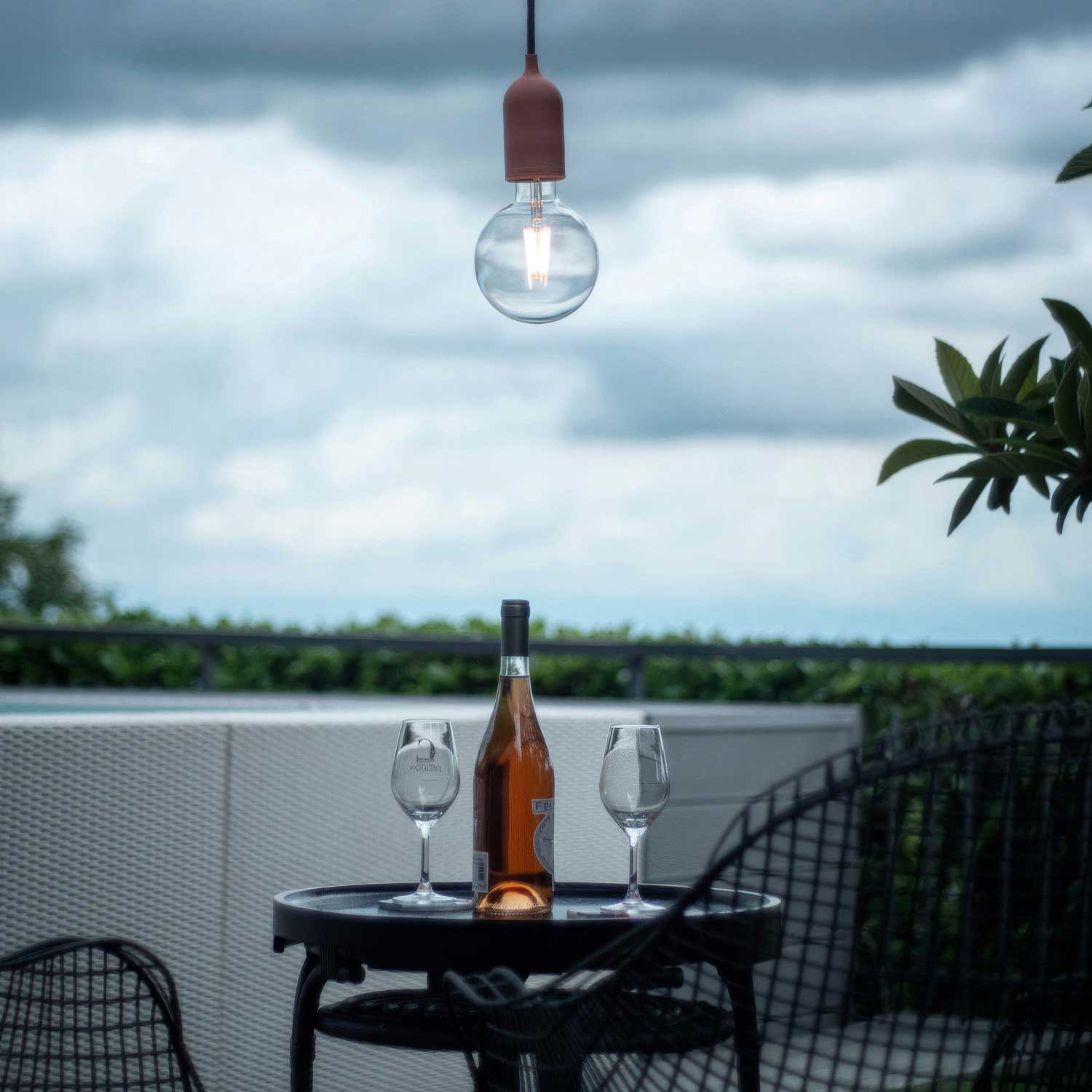 Modulair PASTEL Lampada da esterno con 1,5 m cavo tessile, rosone e portalampada in silicone IP65 waterproof - Salmone