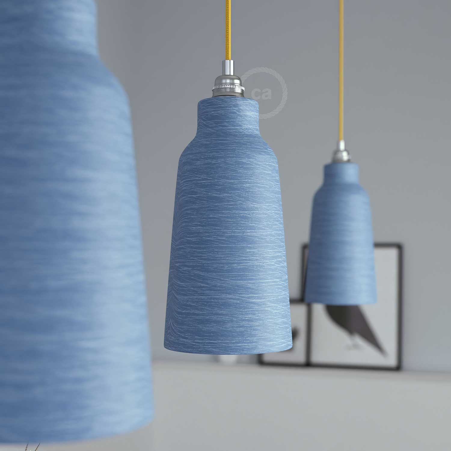 Lampada a sospensione completa di cavo tessile, paralume Bottiglia in ceramica e finiture in metallo - Avion striato