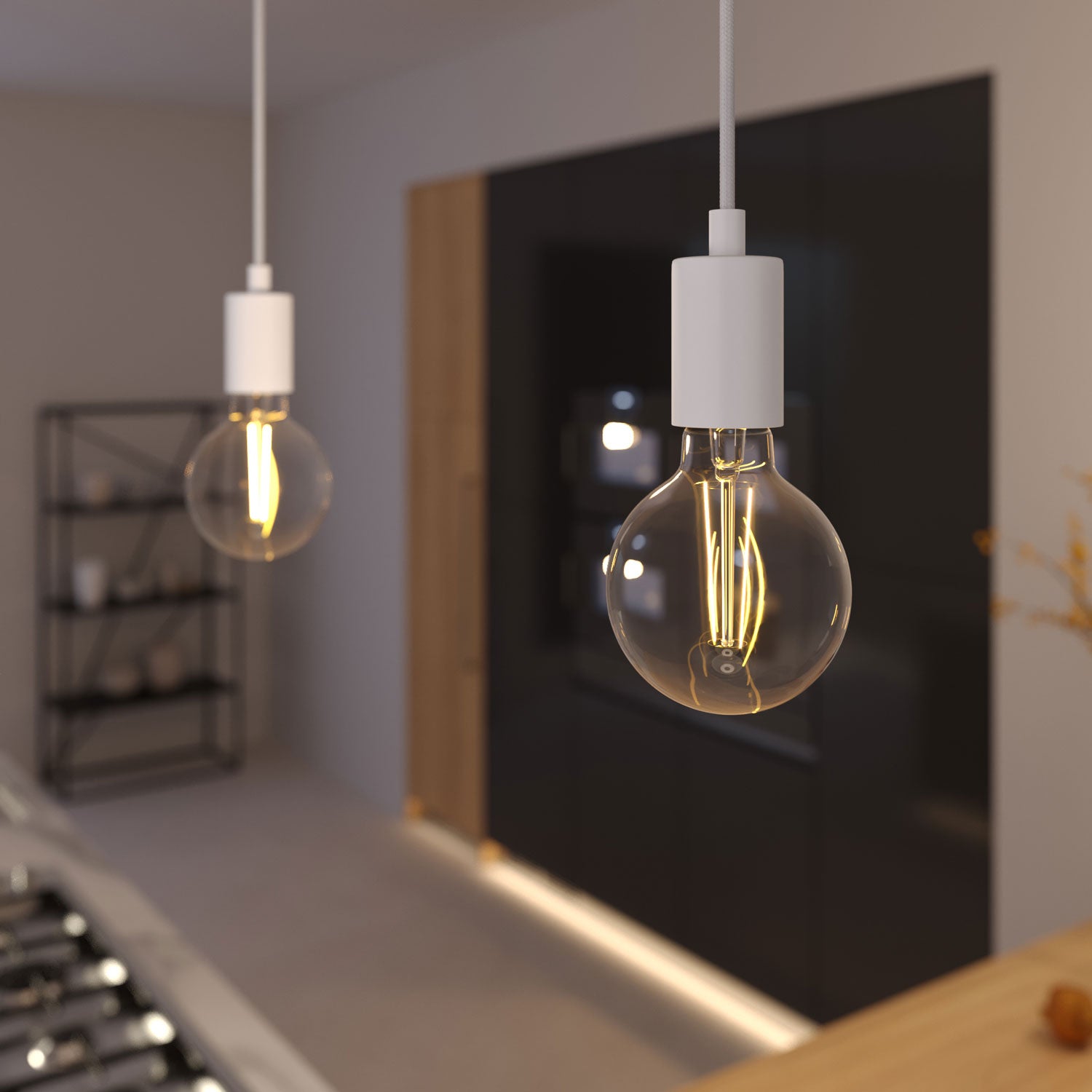 Lampada a sospensione completa di cavo tessile e finiture in metallo monocromatiche - Bianco