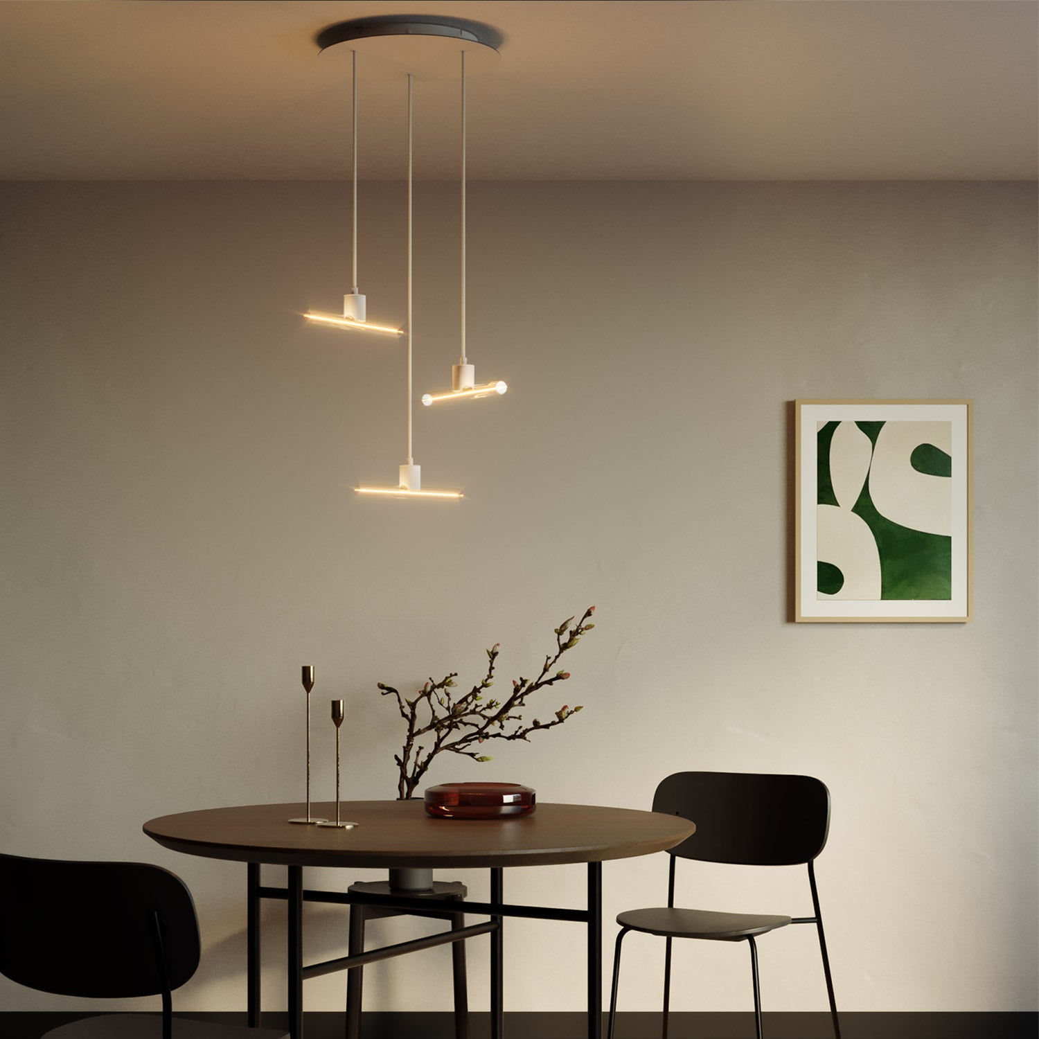 Lampada a sospensione a 3 cadute asimmetriche esse14 con Rose-One completa di cavo tessile e finiture in metallo - Bianco