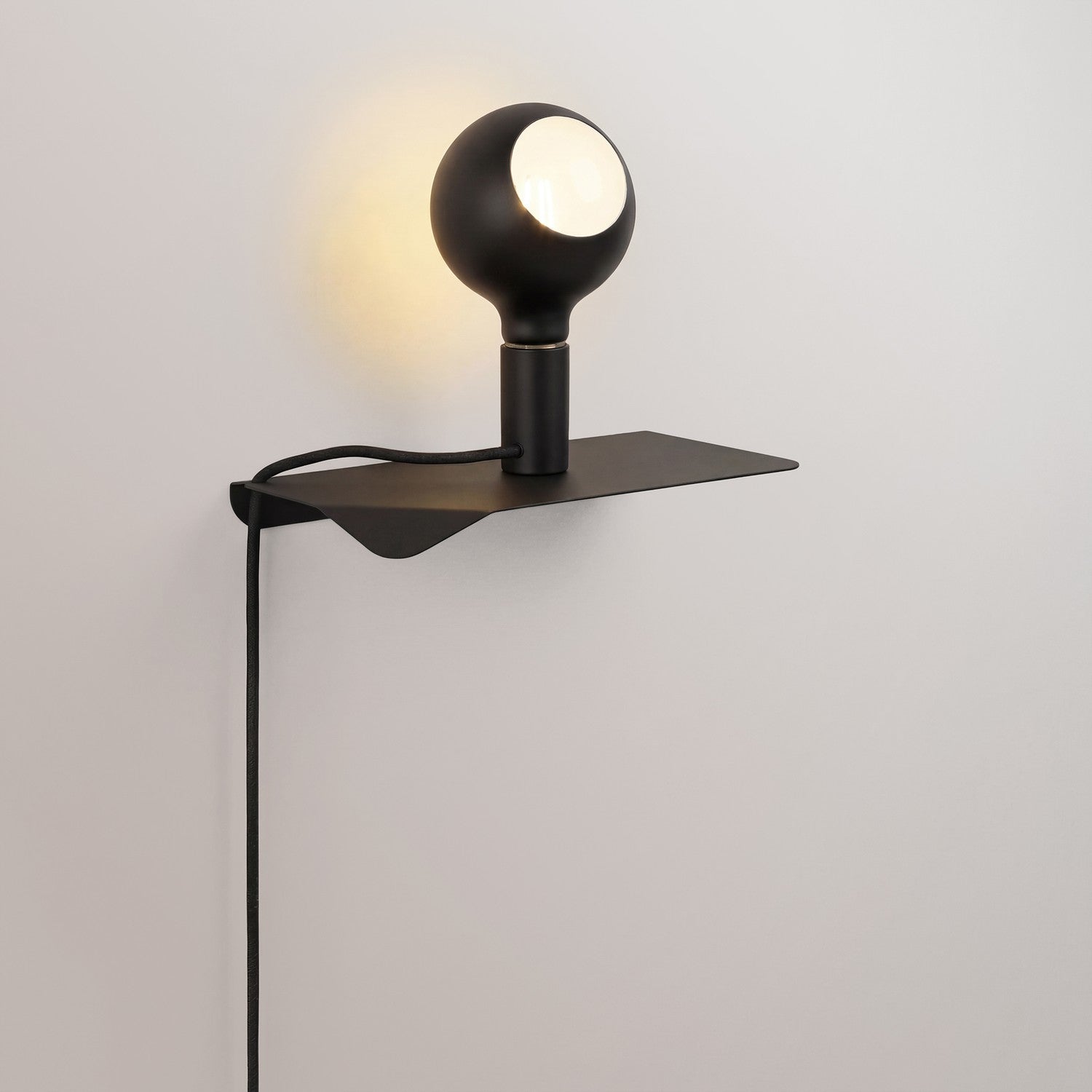 Combo Camo - Lampada con mensola - Nero - Creative Cables