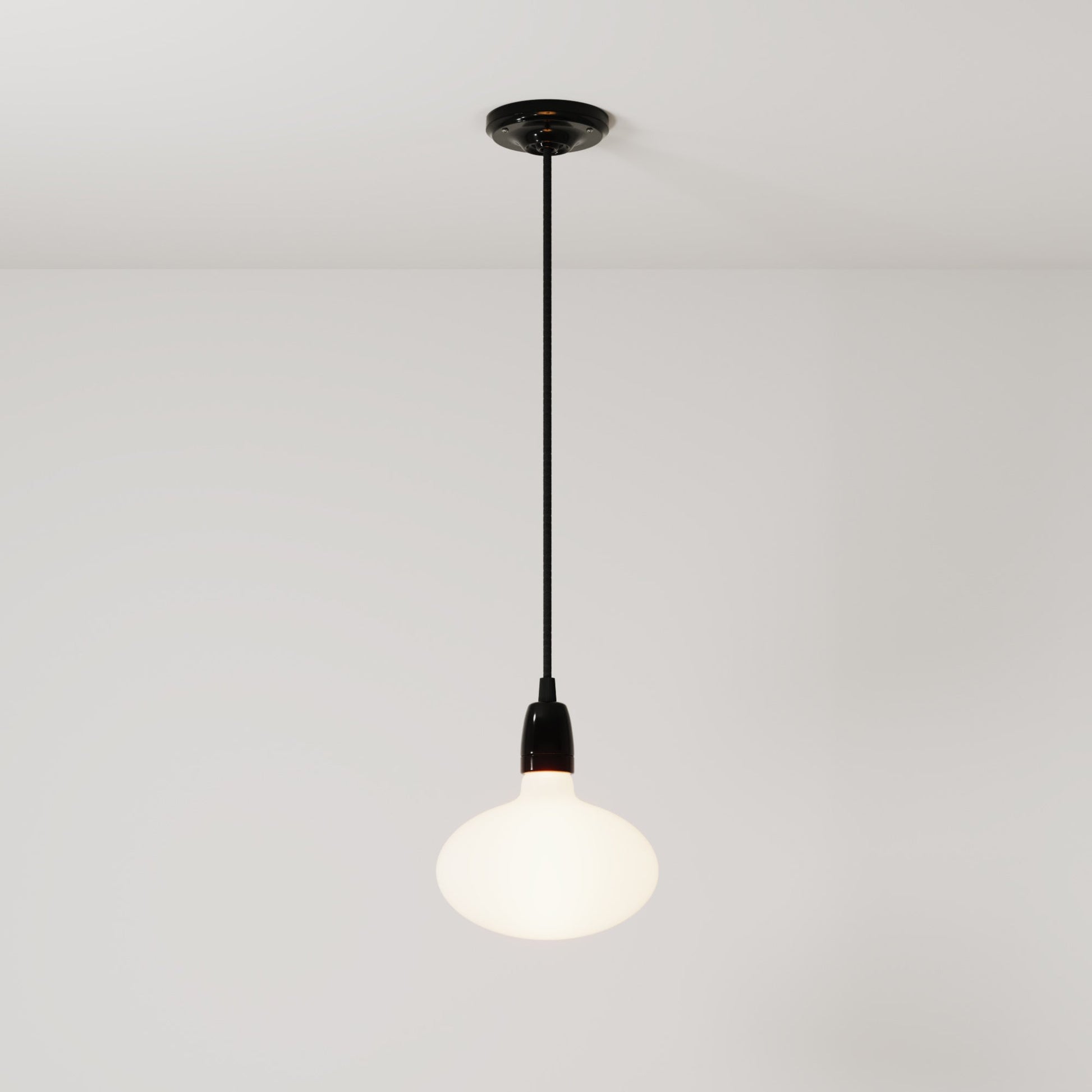 Lampada a sospensione con finitura in porcellana con lampadine LED Ellipse effetto porcellana - Nero