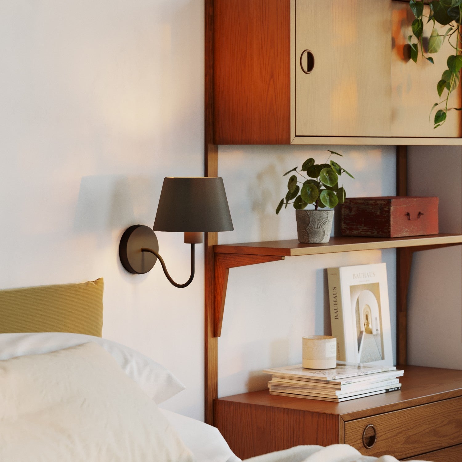 Lampada da parete Fermaluce con estensione a S e paralume impero - Nero e Oro