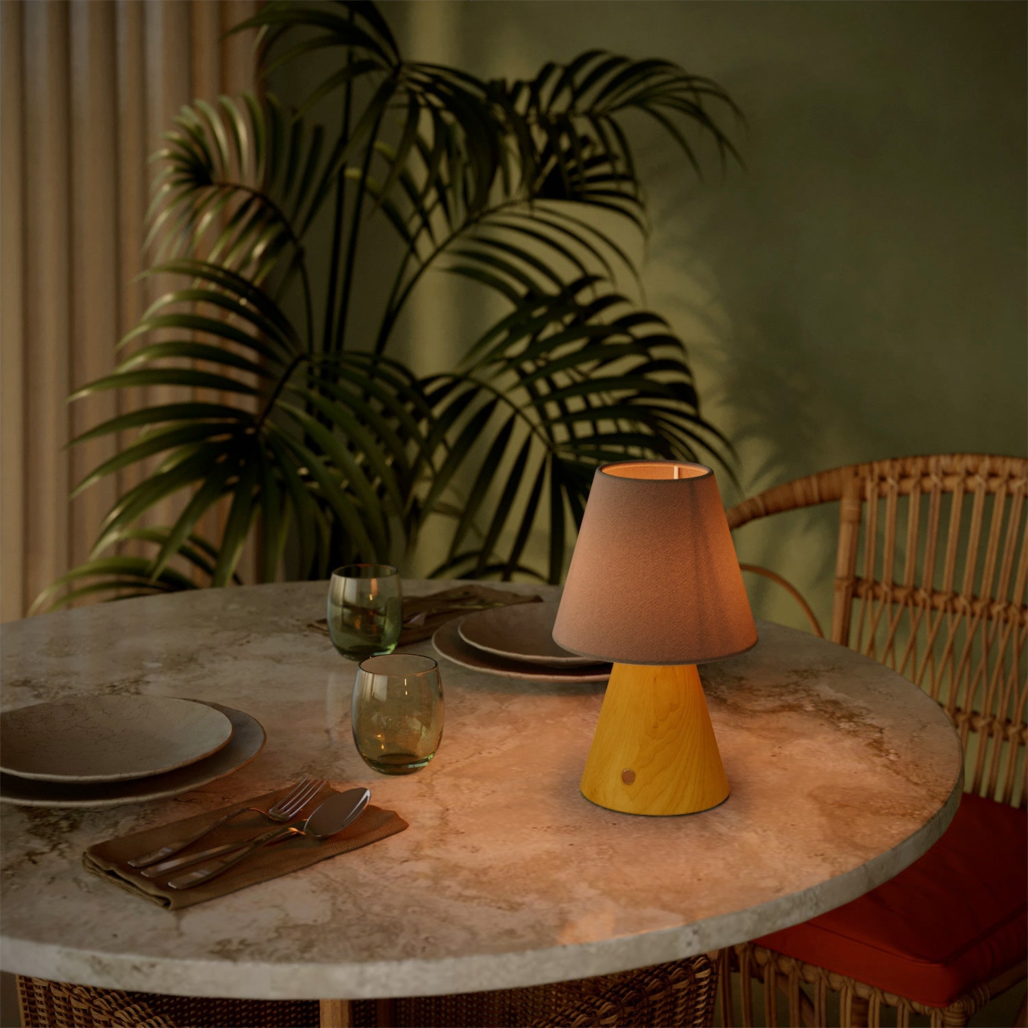 Lampada portatile ricaricabile Cabless11 con lampadina a goccia e paralume - Zafferano - Creative Cables