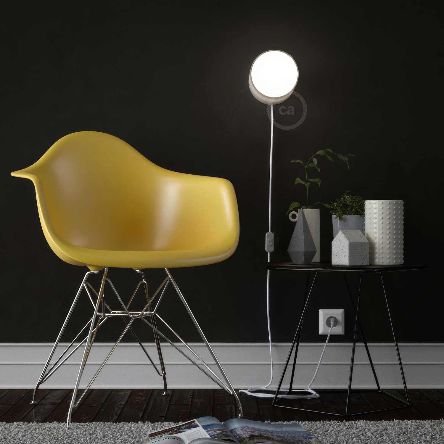 Lampada a sospensione Escott nera con forma ad anello e 2 sfere in Lampada a sospensione Escott nera con forma ad anello e 2 sfere in